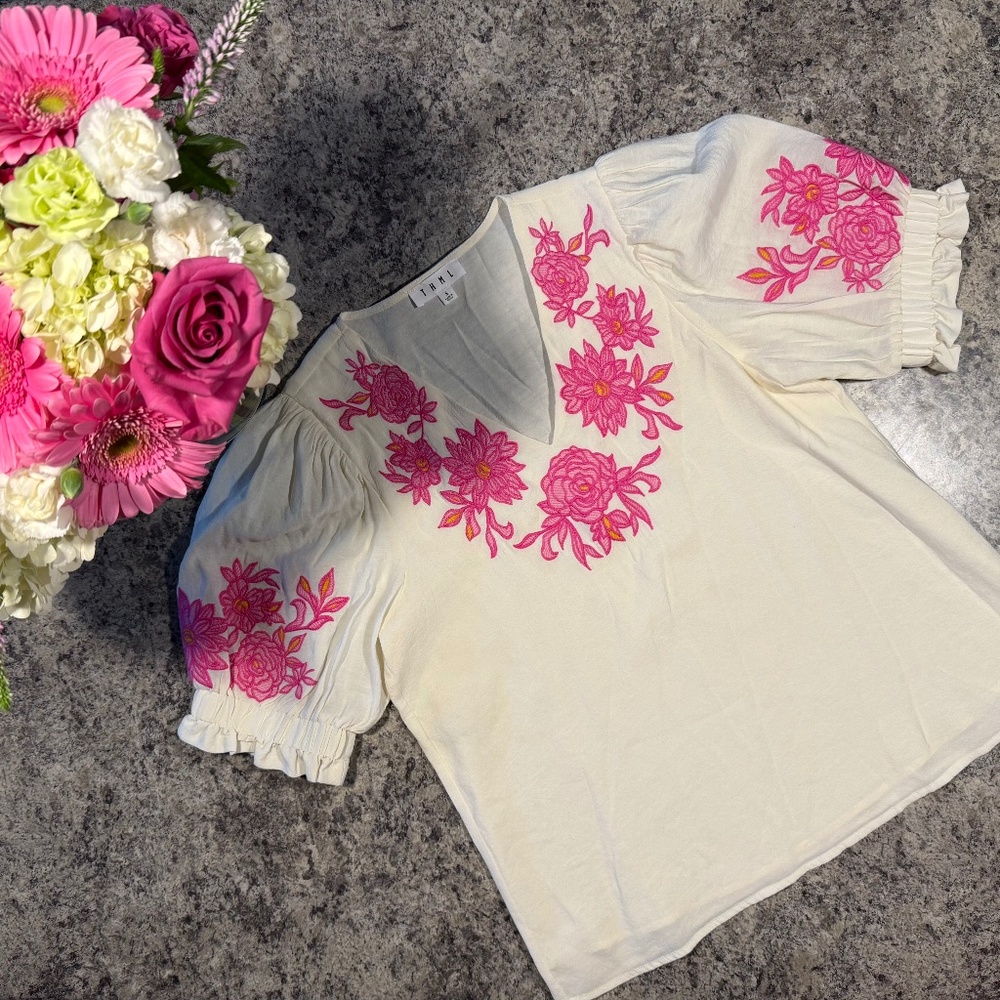 THML Floral Cream Short Sleeve Blouse Size Small